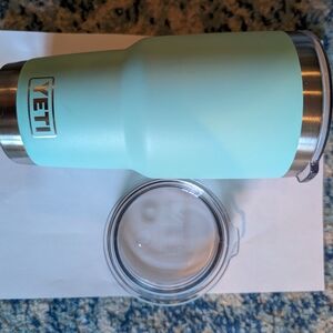 YETI Rambler 30oz Tumbler - Seafoam Green